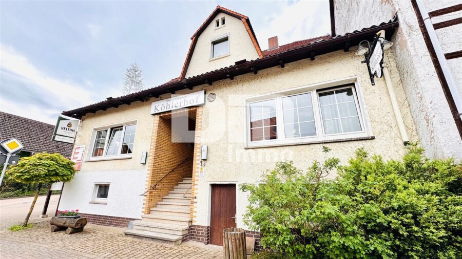 Opulente Gästehausanlage mit 13 Zimmern,2 Sälen,Gastronomiebetrieb + Betreiberwohnung - Gebäudeteil 1Frontansicht